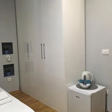 L9 And 2 * Bělehrad